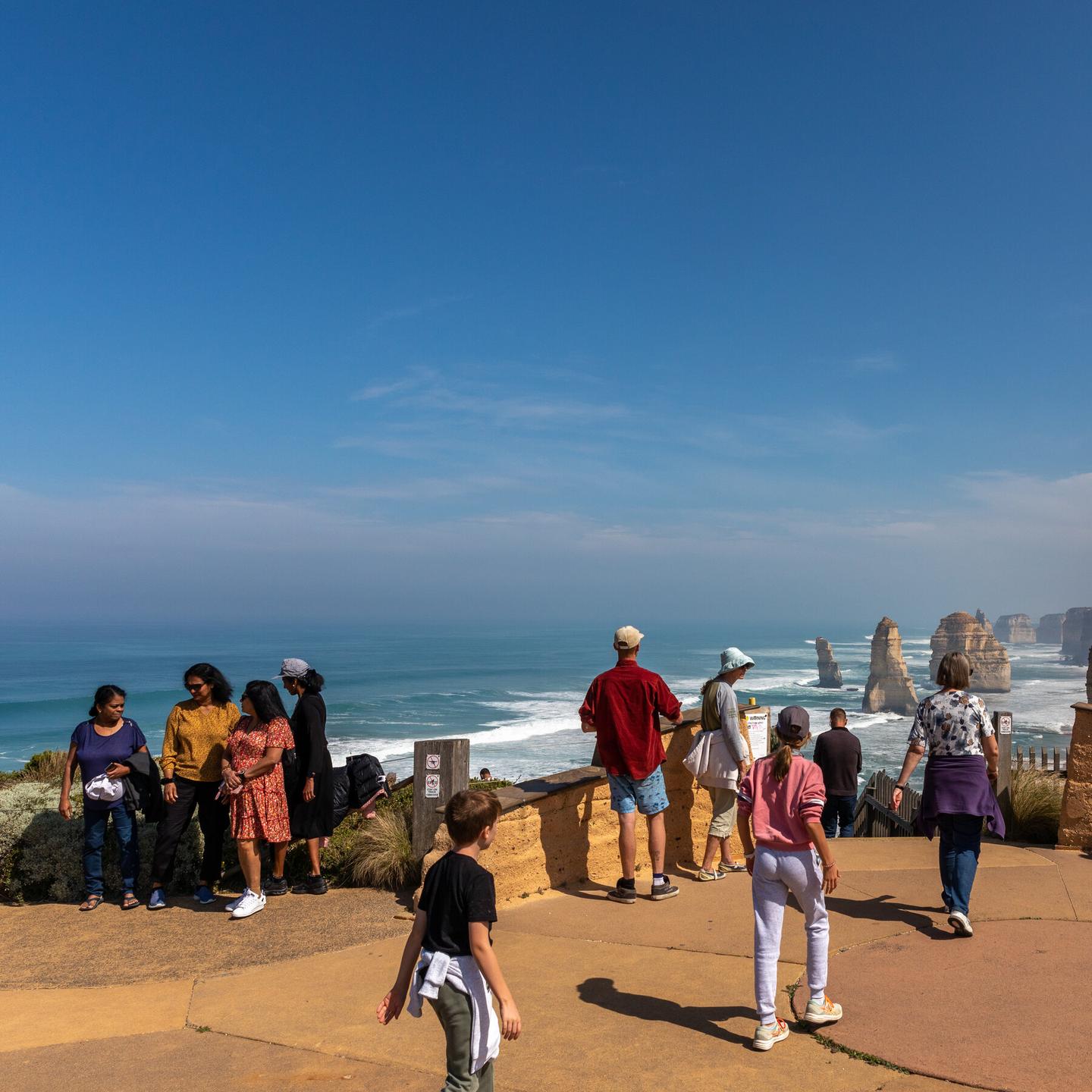 Australia Tourists Gathered Near Cliffs